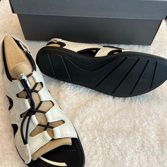 Ecco Women's Black and White Bluma Sandals - Picture 5 of 8
